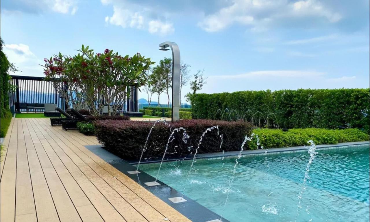Beacon Executive Suite - Skypool Penang View Джорджтаун Екстер'єр фото
