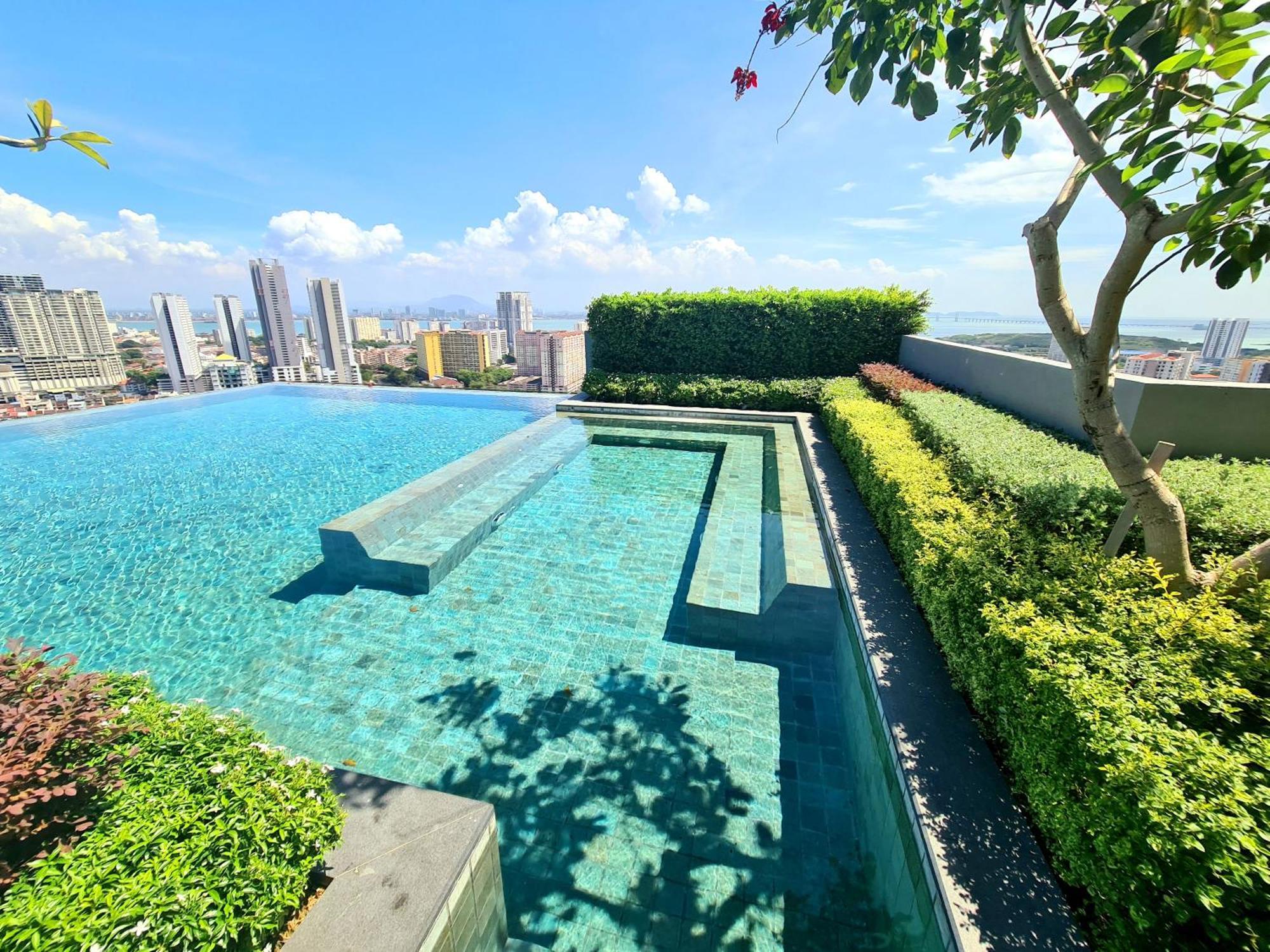 Beacon Executive Suite - Skypool Penang View Джорджтаун Екстер'єр фото