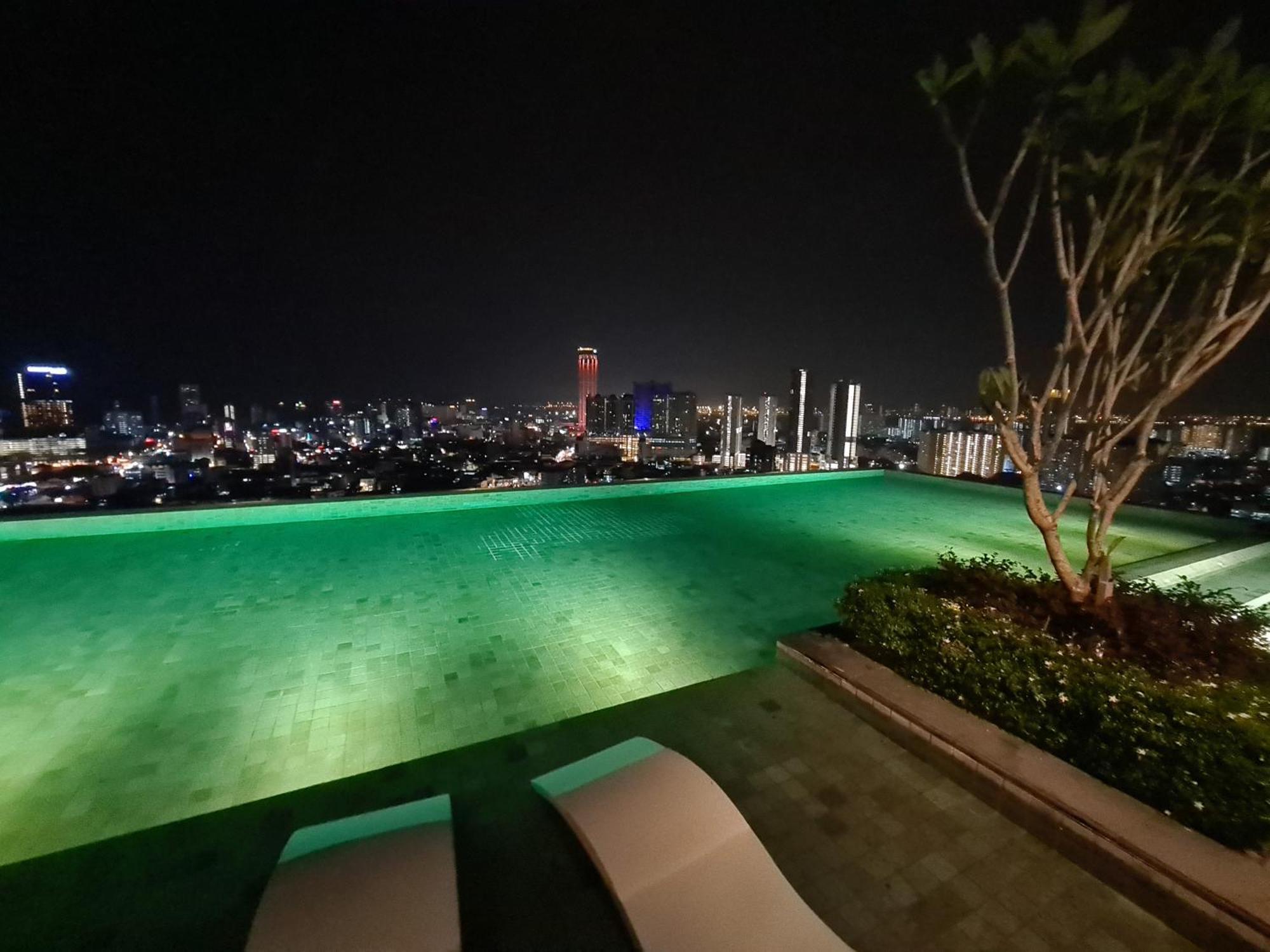 Beacon Executive Suite - Skypool Penang View Джорджтаун Екстер'єр фото