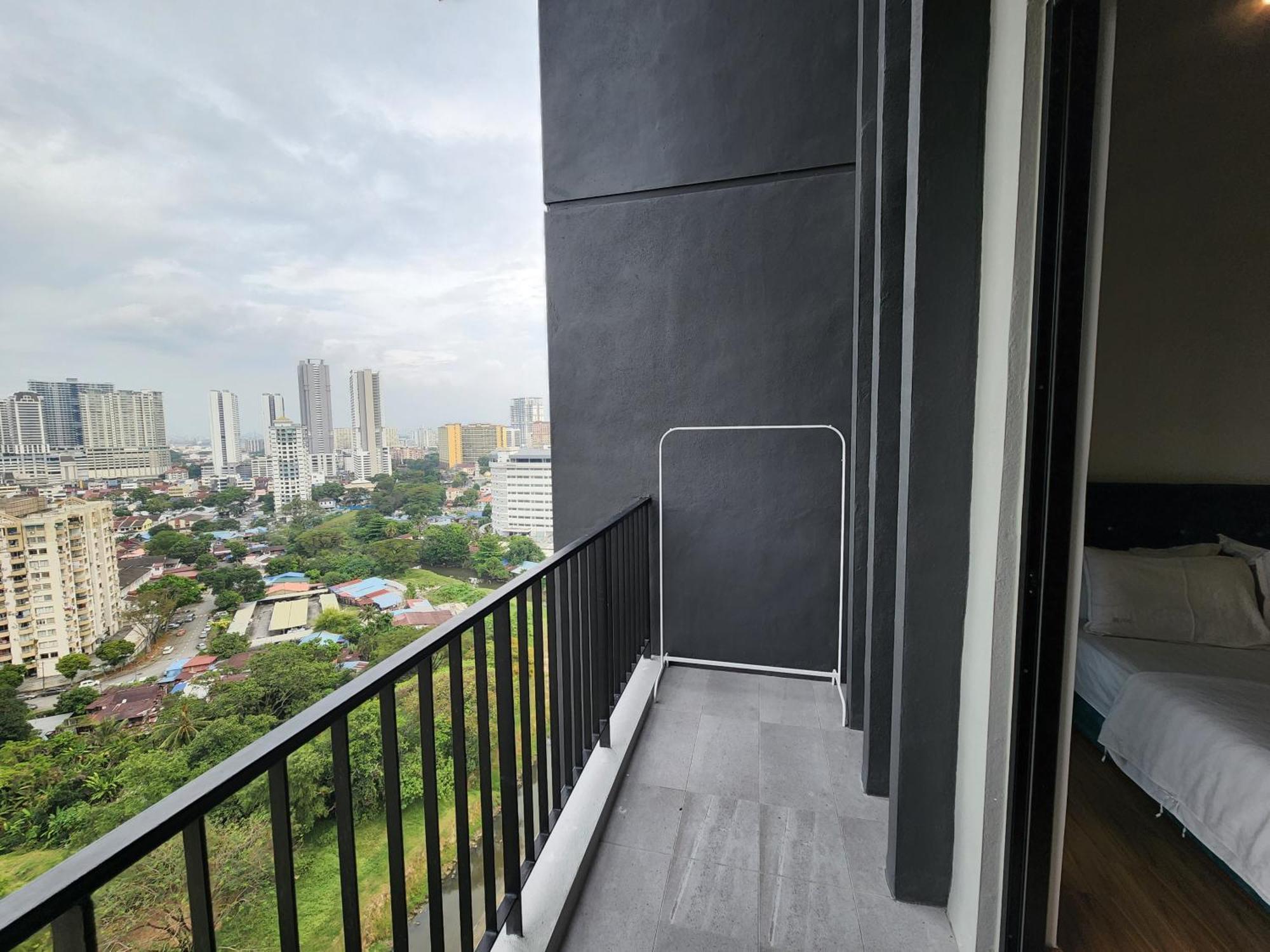 Beacon Executive Suite - Skypool Penang View Джорджтаун Екстер'єр фото